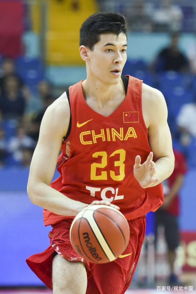 北京首钢发布备战花絮，加时末段主帅复盘，荷甲任务艰巨，年轻球员得到机会的简单介绍