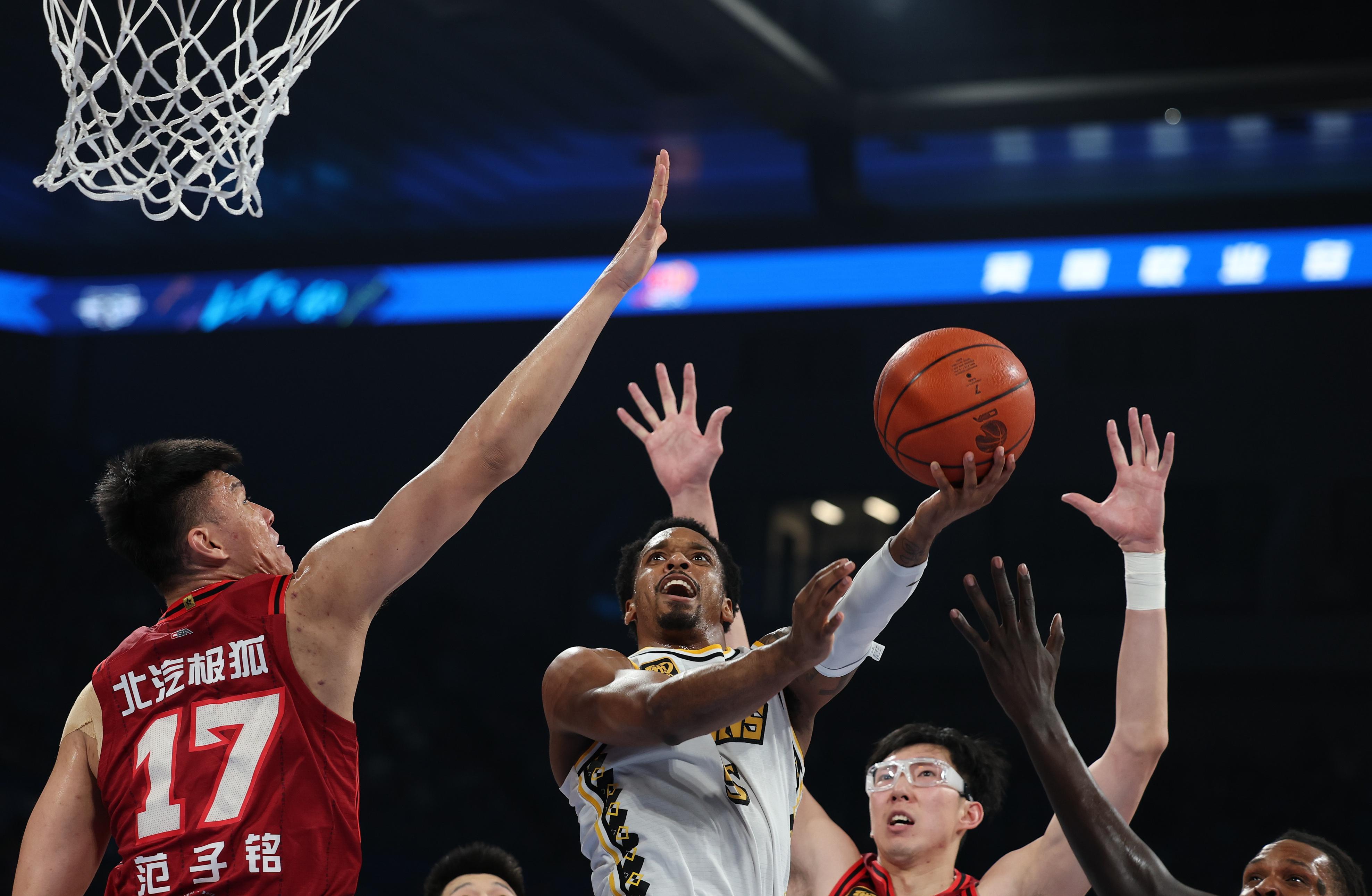 克里夫兰骑士训练开放日,今晨篮板制胜引欢呼,NBA总决赛在即,身体对抗强度拉满的简单介绍 克里夫兰骑士训练开放日,今晨篮板制胜引欢呼,NBA总决赛在即,身体对抗强度拉满的简单介绍