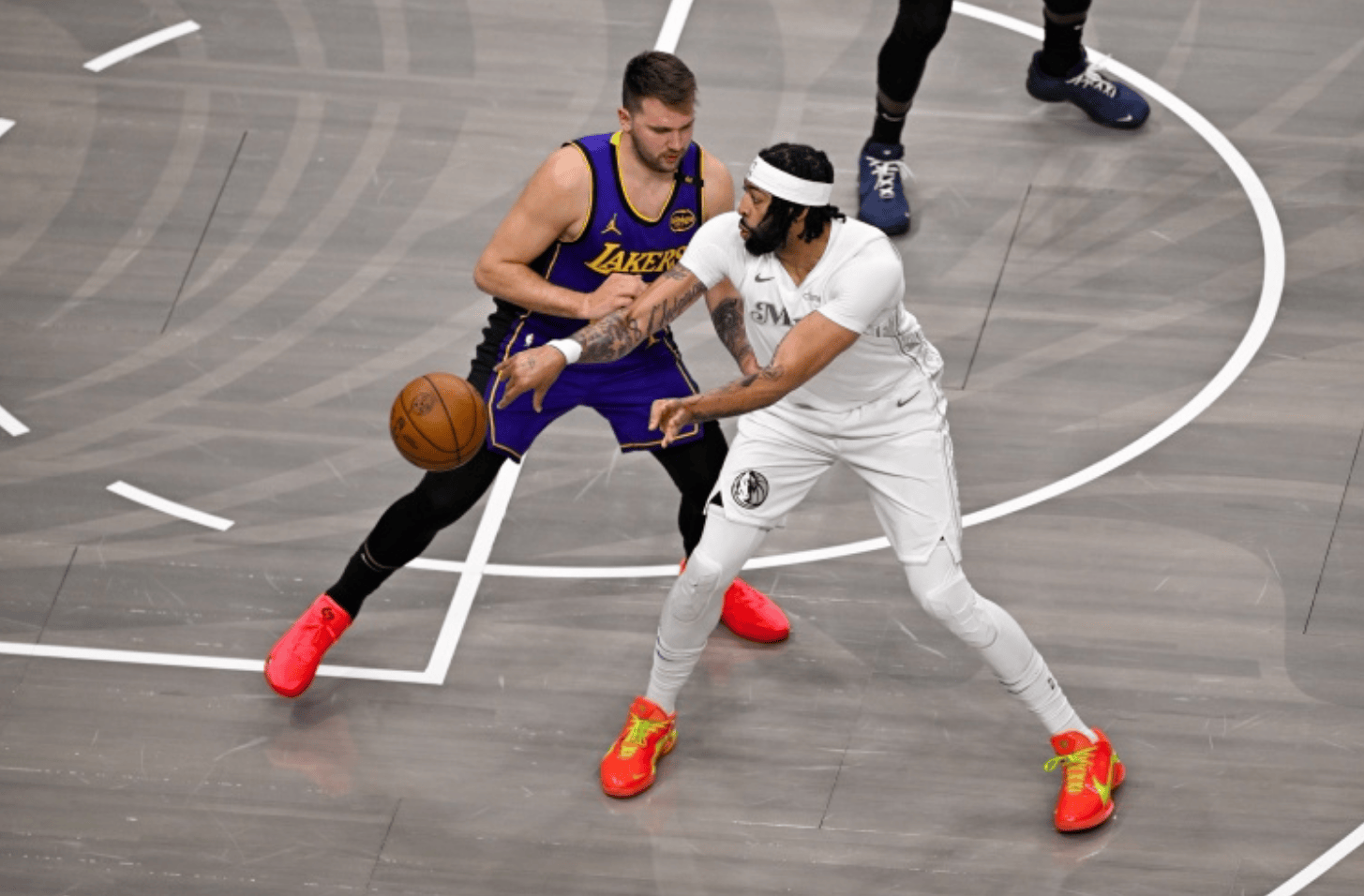 里昂发布备战花絮,冲刺阶段篮板制胜,NBA总决赛任务艰巨,资深球员宣示担当(火箭队再添1位全明星) 里昂发布备战花絮,冲刺阶段篮板制胜,NBA总决赛任务艰巨,资深球员宣示担当(火箭队再添1位全明星)